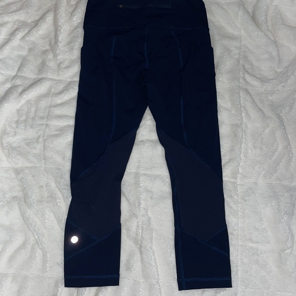 Lululemon Cropped Leggings w/ Pockets - Picture 3 of 11